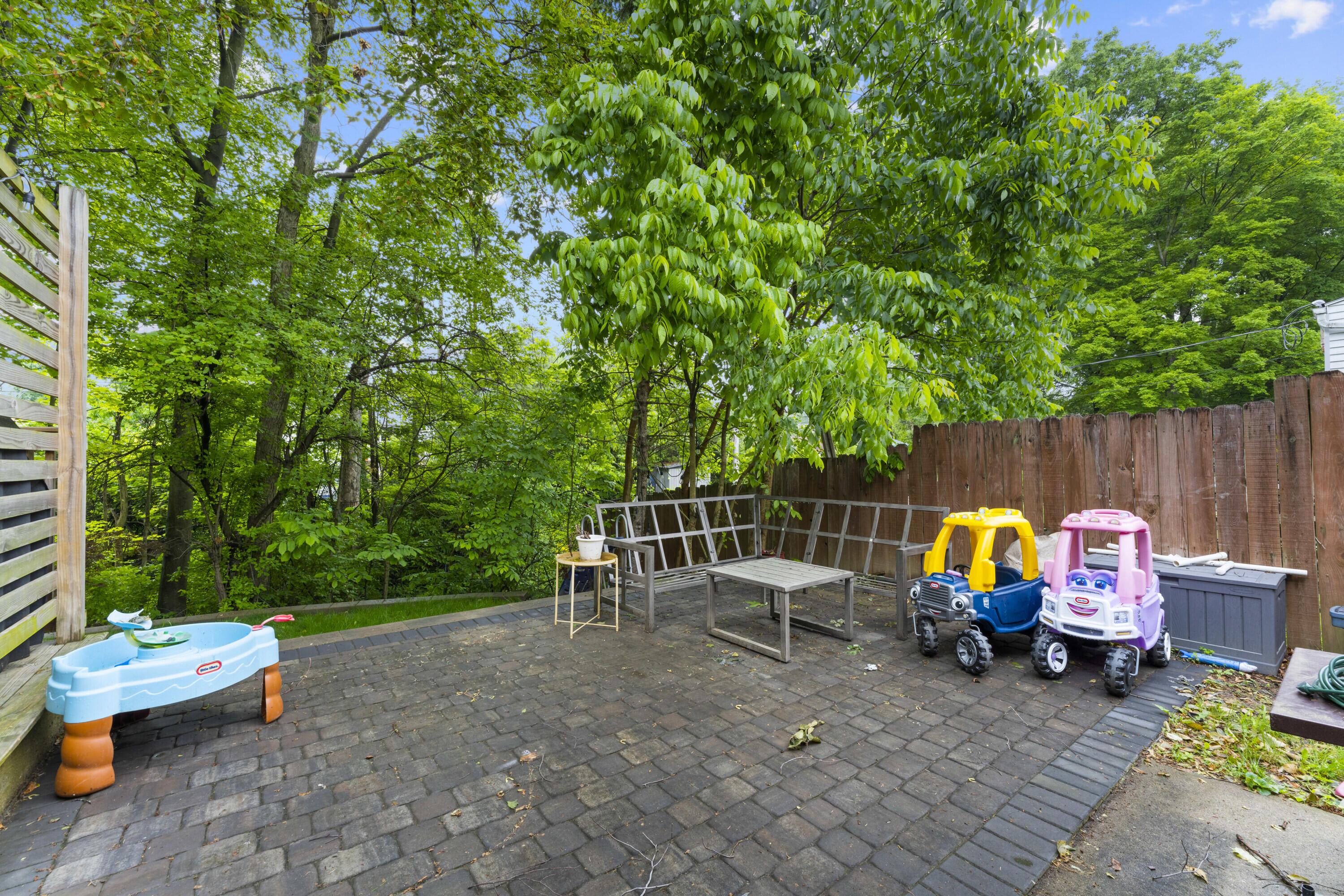 5585 Spohn Drive, Westerville, Ohio image 30