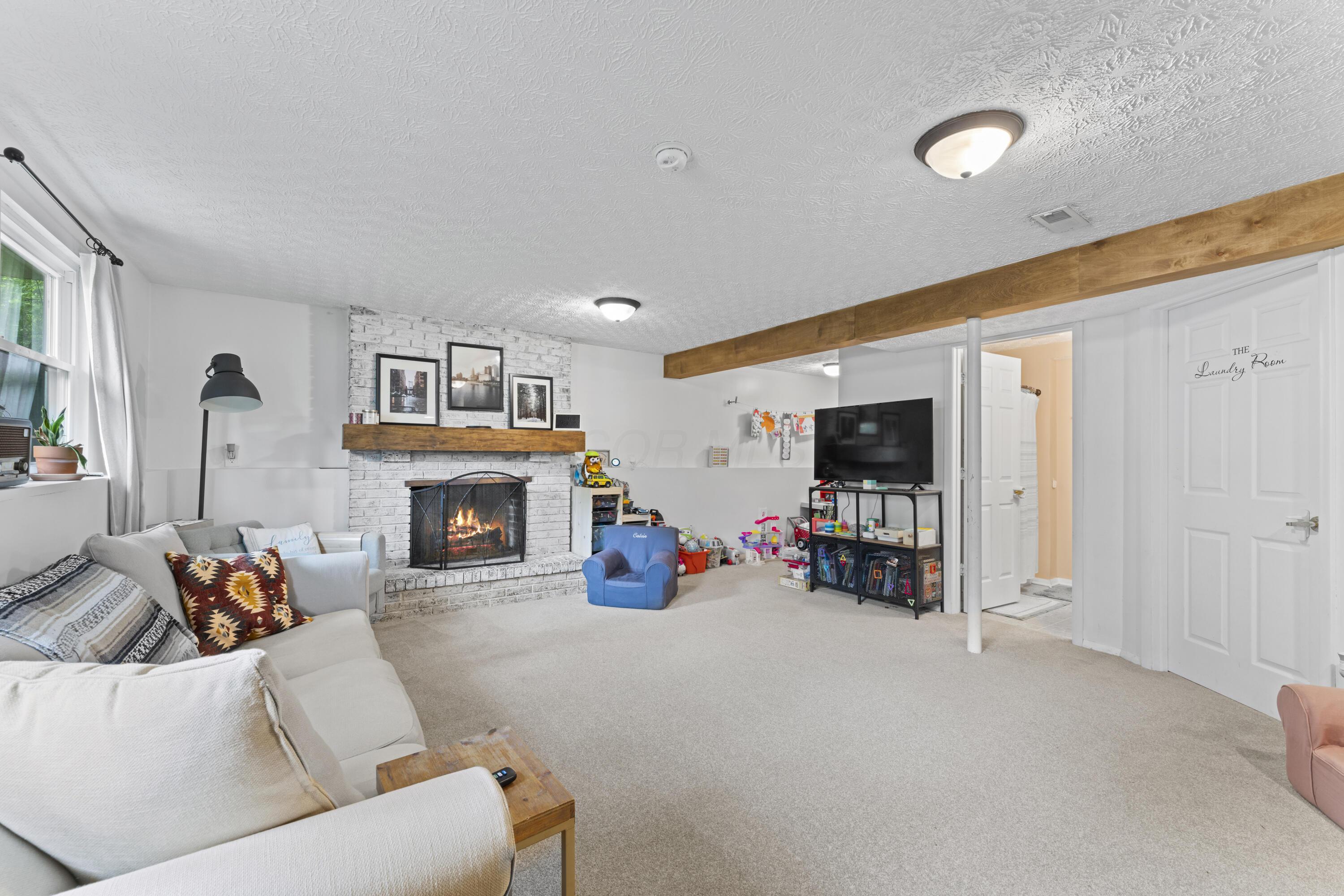 5585 Spohn Drive, Westerville, Ohio image 27