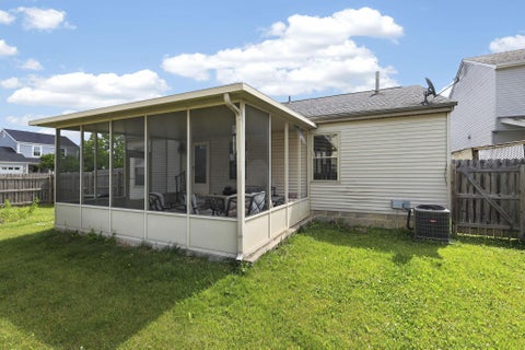 Tiny photo for 811 Wallinger Drive, Galloway, OH 43119 (MLS # 226024504)
