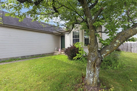 Tiny photo for 811 Wallinger Drive, Galloway, OH 43119 (MLS # 226024504)