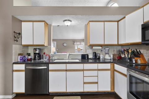 Tiny photo for 811 Wallinger Drive, Galloway, OH 43119 (MLS # 226024504)