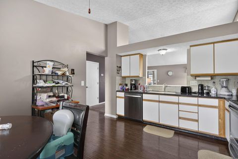 Tiny photo for 811 Wallinger Drive, Galloway, OH 43119 (MLS # 226024504)