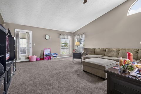Tiny photo for 811 Wallinger Drive, Galloway, OH 43119 (MLS # 226024504)