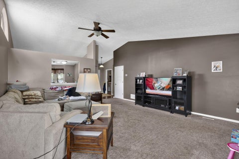 Tiny photo for 811 Wallinger Drive, Galloway, OH 43119 (MLS # 226024504)