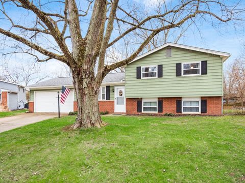 Photo of 3313 Trail Lane Court, Columbus, OH 43231 (MLS # 226007198)
