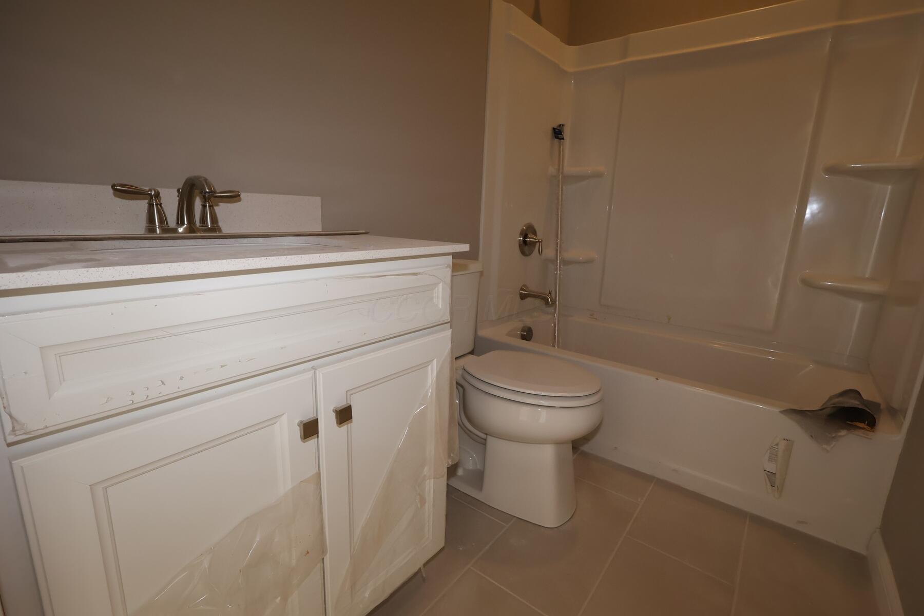 1522 Slippery Rail Drive, Plain City, Ohio image 9