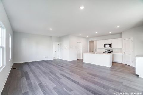 Tiny photo for 128 Vine Grove Drive, Circleville, OH 43113 (MLS # 226002666)