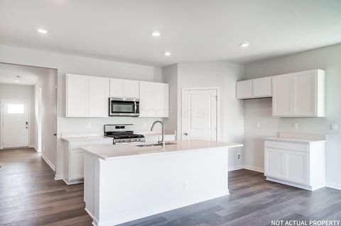 Tiny photo for 128 Vine Grove Drive, Circleville, OH 43113 (MLS # 226002666)