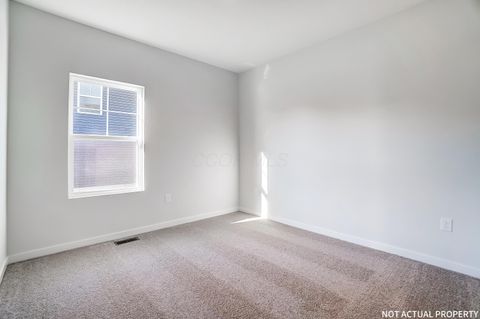 Tiny photo for 128 Vine Grove Drive, Circleville, OH 43113 (MLS # 226002666)