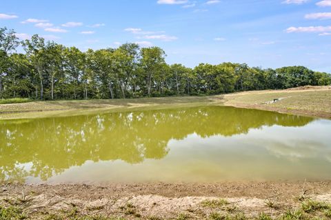 Tiny photo for 128 Vine Grove Drive, Circleville, OH 43113 (MLS # 226002666)