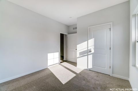 Tiny photo for 128 Vine Grove Drive, Circleville, OH 43113 (MLS # 226002666)