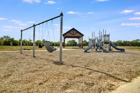 Tiny photo for 128 Vine Grove Drive, Circleville, OH 43113 (MLS # 226002666)