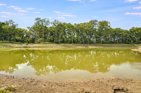 Tiny photo for 128 Vine Grove Drive, Circleville, OH 43113 (MLS # 226002666)