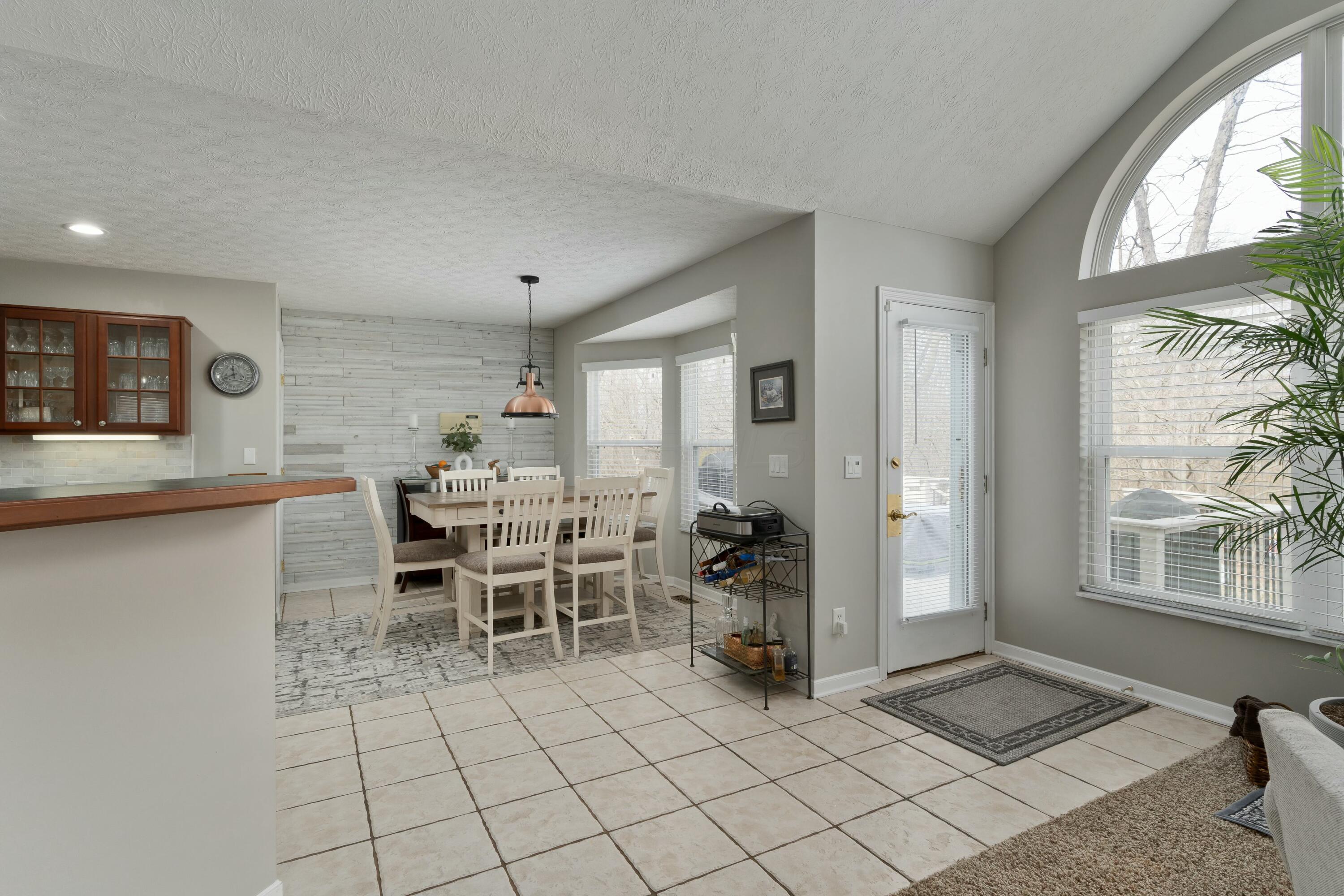 2232 Birch Bark Trail, Grove City, Ohio image 11
