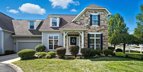 Photo of 11 Murphys View Place, Powell, OH 43065 (MLS # 225039971)