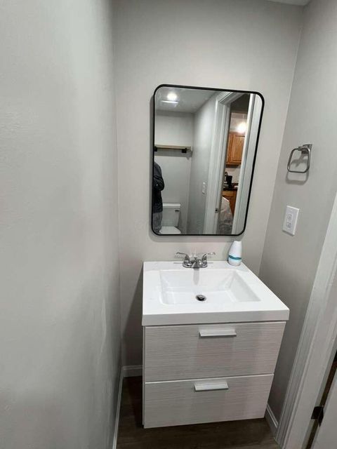 Tiny photo for 800 Carpenter Street, Columbus, OH 43206 (MLS # 225046221)