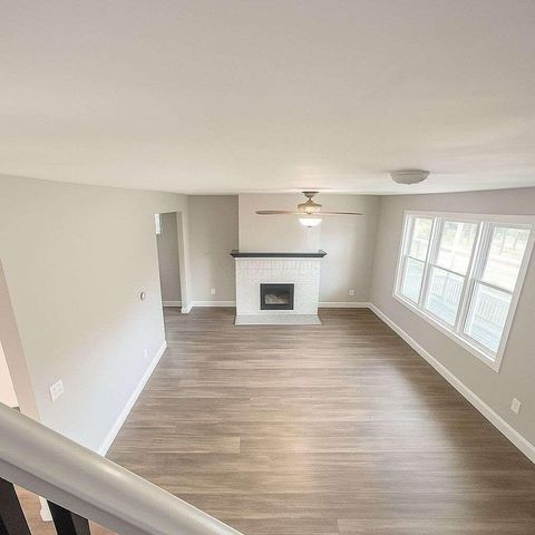 Tiny photo for 800 Carpenter Street, Columbus, OH 43206 (MLS # 225046221)
