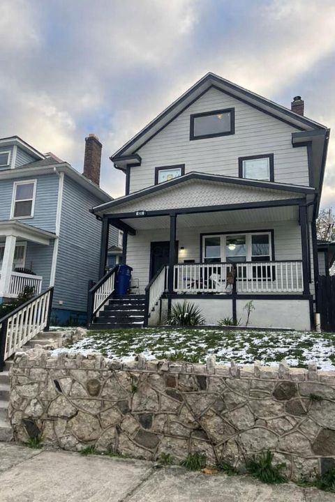 Photo of 800 Carpenter Street, Columbus, OH 43206 (MLS # 225046221)