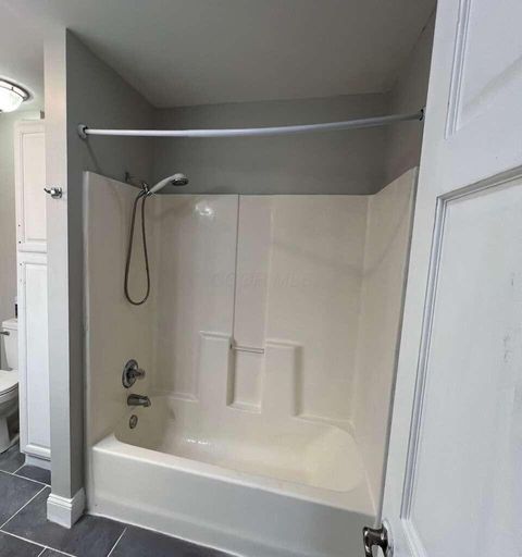 Tiny photo for 800 Carpenter Street, Columbus, OH 43206 (MLS # 225046221)