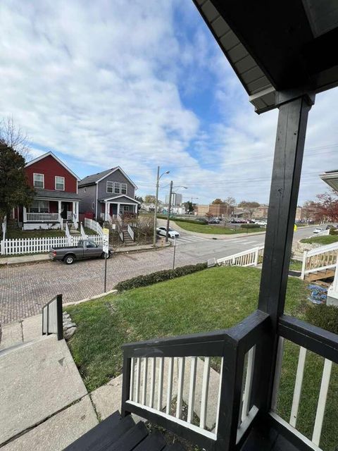 Tiny photo for 800 Carpenter Street, Columbus, OH 43206 (MLS # 225046221)