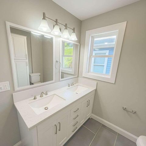 Tiny photo for 800 Carpenter Street, Columbus, OH 43206 (MLS # 225046221)