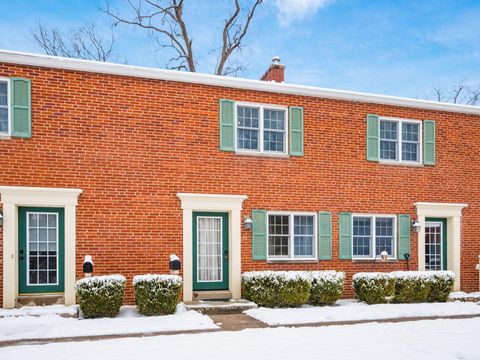 Photo of 366 Parkview Drive, Columbus, OH 43202 (MLS # 226006940)