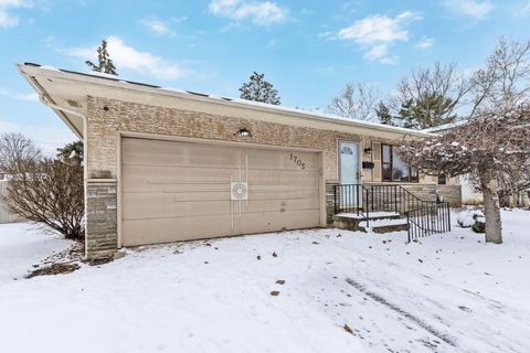 Tiny photo for 1705 Ivyhill Loop S, Columbus, OH 43229 (MLS # 225045803)