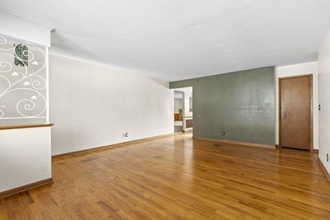 Tiny photo for 1705 Ivyhill Loop S, Columbus, OH 43229 (MLS # 225045803)