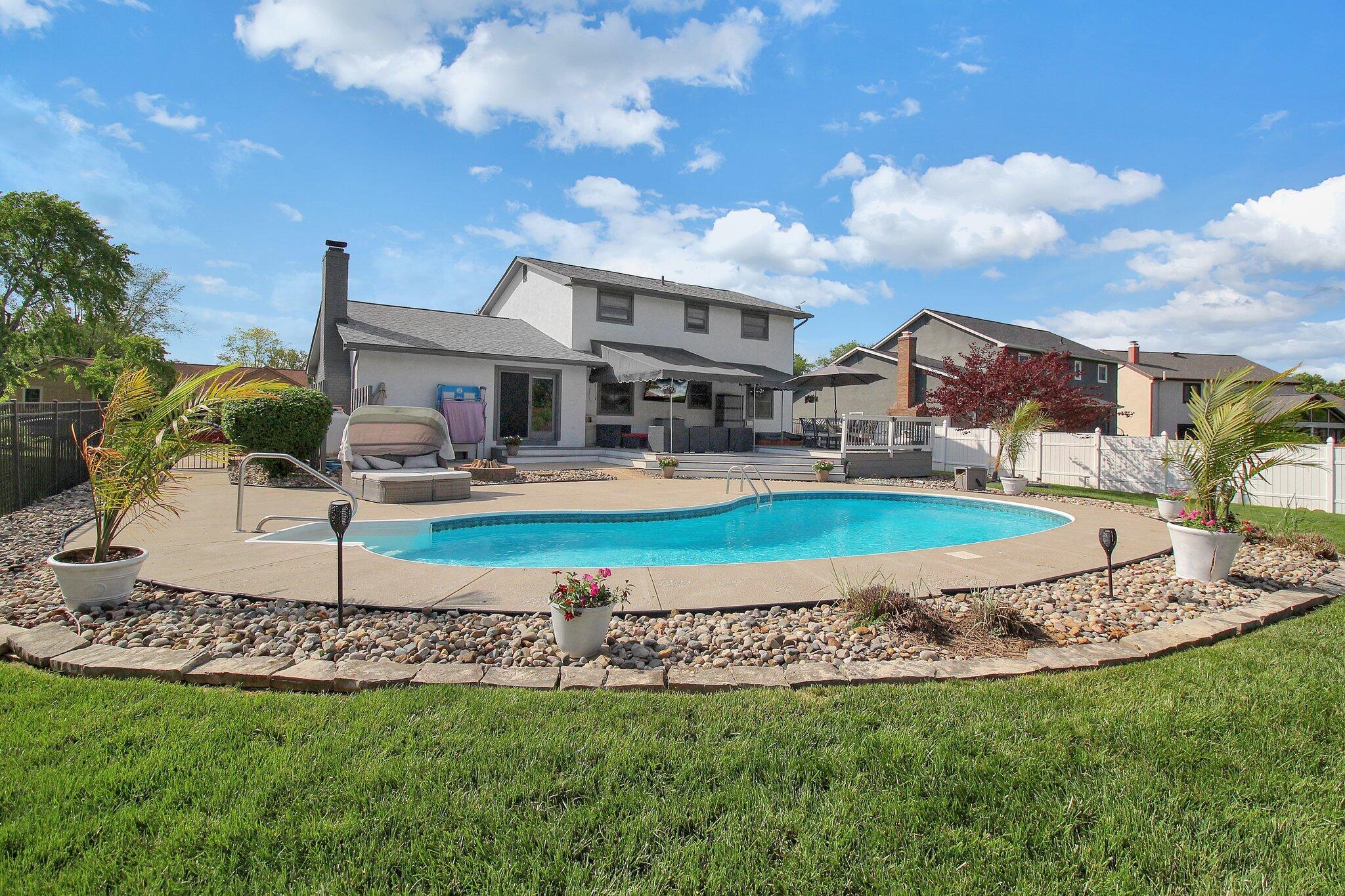 6146 Catawba Drive, Grove City, Ohio image 2