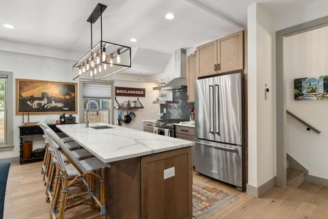 Photo of 792 Highland Street, Columbus, OH 43215 (MLS # 226005078)