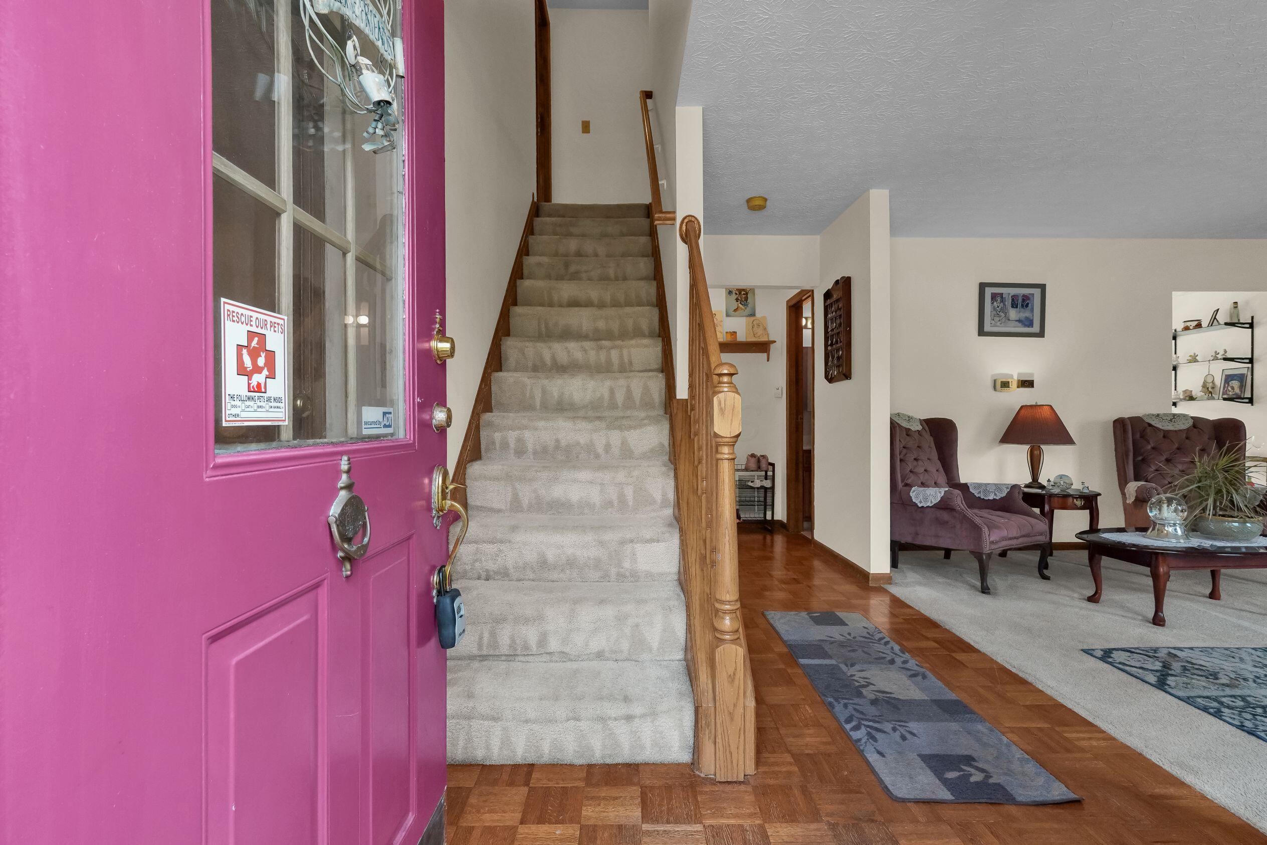 527 Warwick Lane