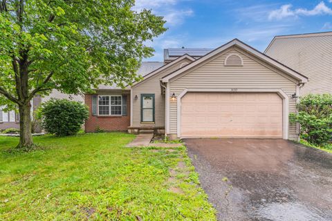 Photo of 3150 Berkley Pointe Drive, Gahanna, OH 43230 (MLS # 225019089)