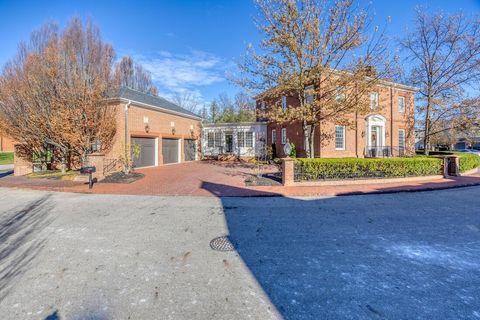 Photo of 6920 Clivdon Mews, New Albany, OH 43054 (MLS # 225011634)