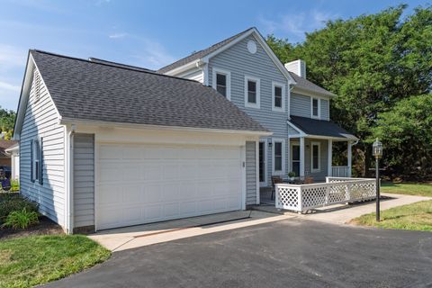 Photo of 5409 Shannon Park Drive, Dublin, OH 43017 (MLS # 225030420)