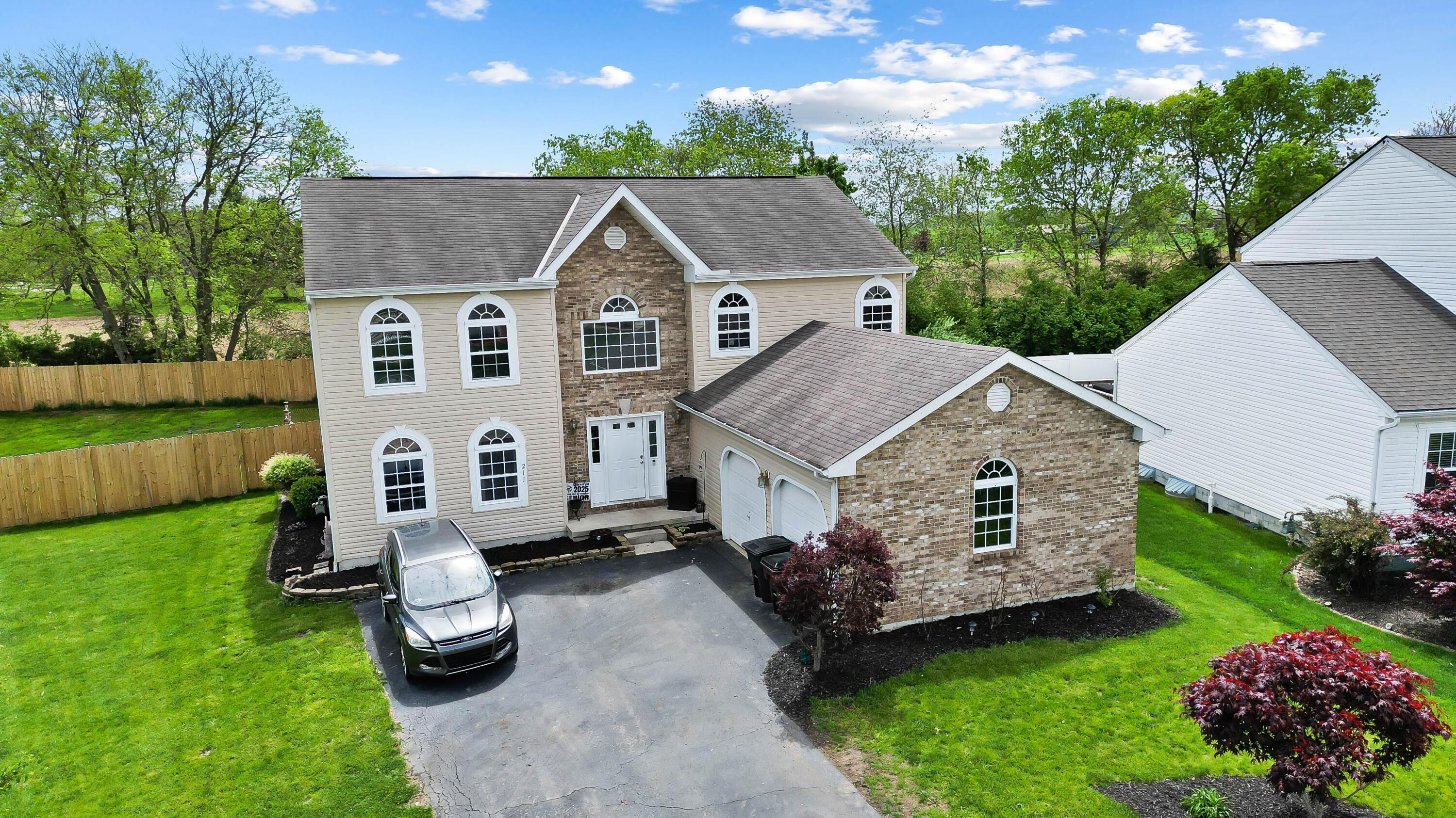 211 Cavanaugh Drive, Commercial Point, Ohio image 1
