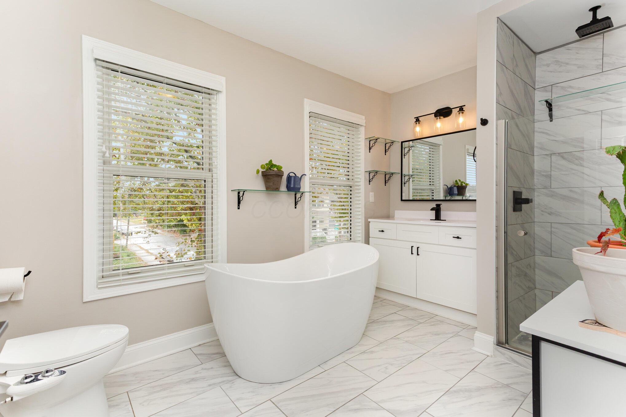 Columbus, Ohio 43205, United States, 2 Bedrooms Bedrooms, ,2 BathroomsBathrooms,Residential,Active,217102