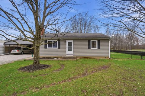Photo of 6774 Lewis Drive, Grove City, OH 43123 (MLS # 226008140)