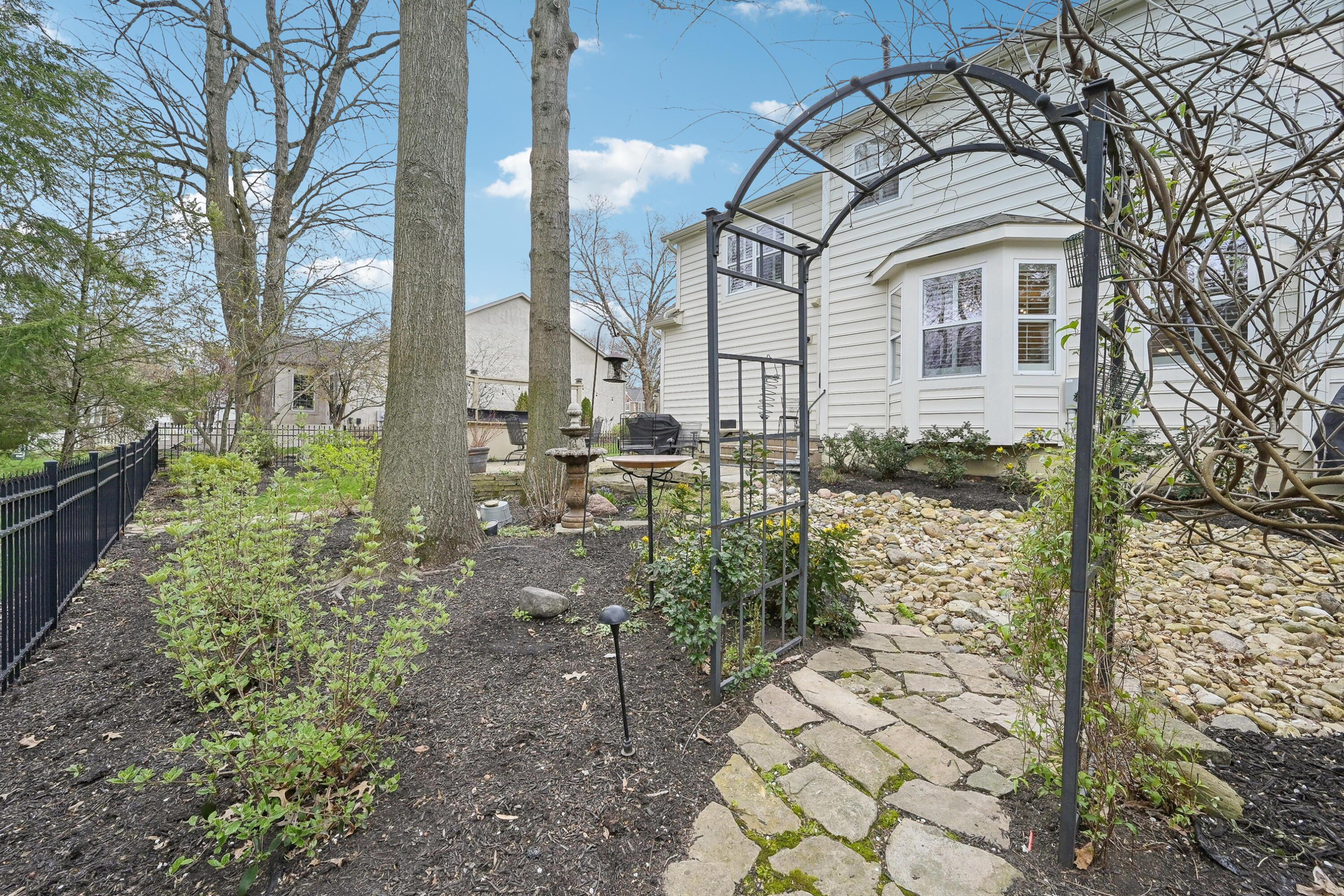 6690 Hermitage Drive, Westerville, Ohio image 23