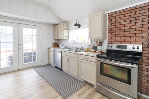 Tiny photo for 185 N Broadway Street, Shelby, OH 44875 (MLS # 225045510)