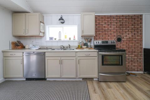 Tiny photo for 185 N Broadway Street, Shelby, OH 44875 (MLS # 225045510)