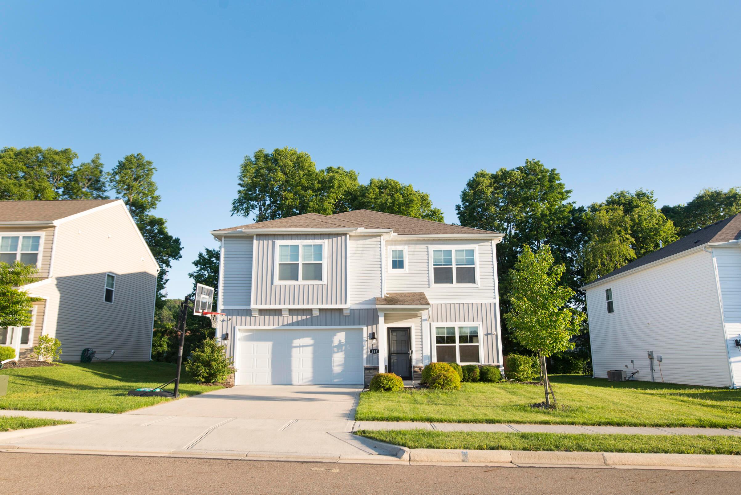 347 Kells Court W