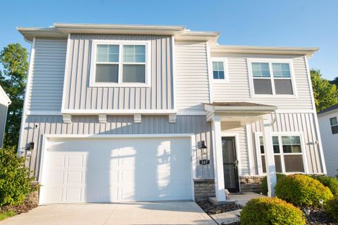 Photo of 347 Kells Court W, Newark, OH 43055 (MLS # 226019399)