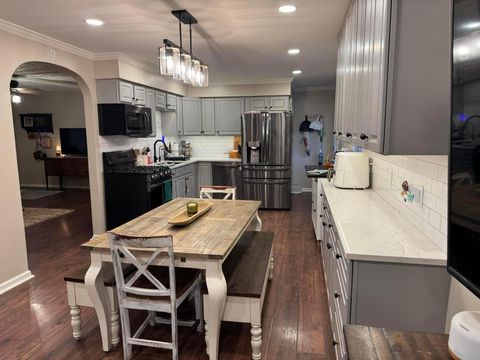 Tiny photo for 221 N Main Street, London, OH 43140 (MLS # 226000817)