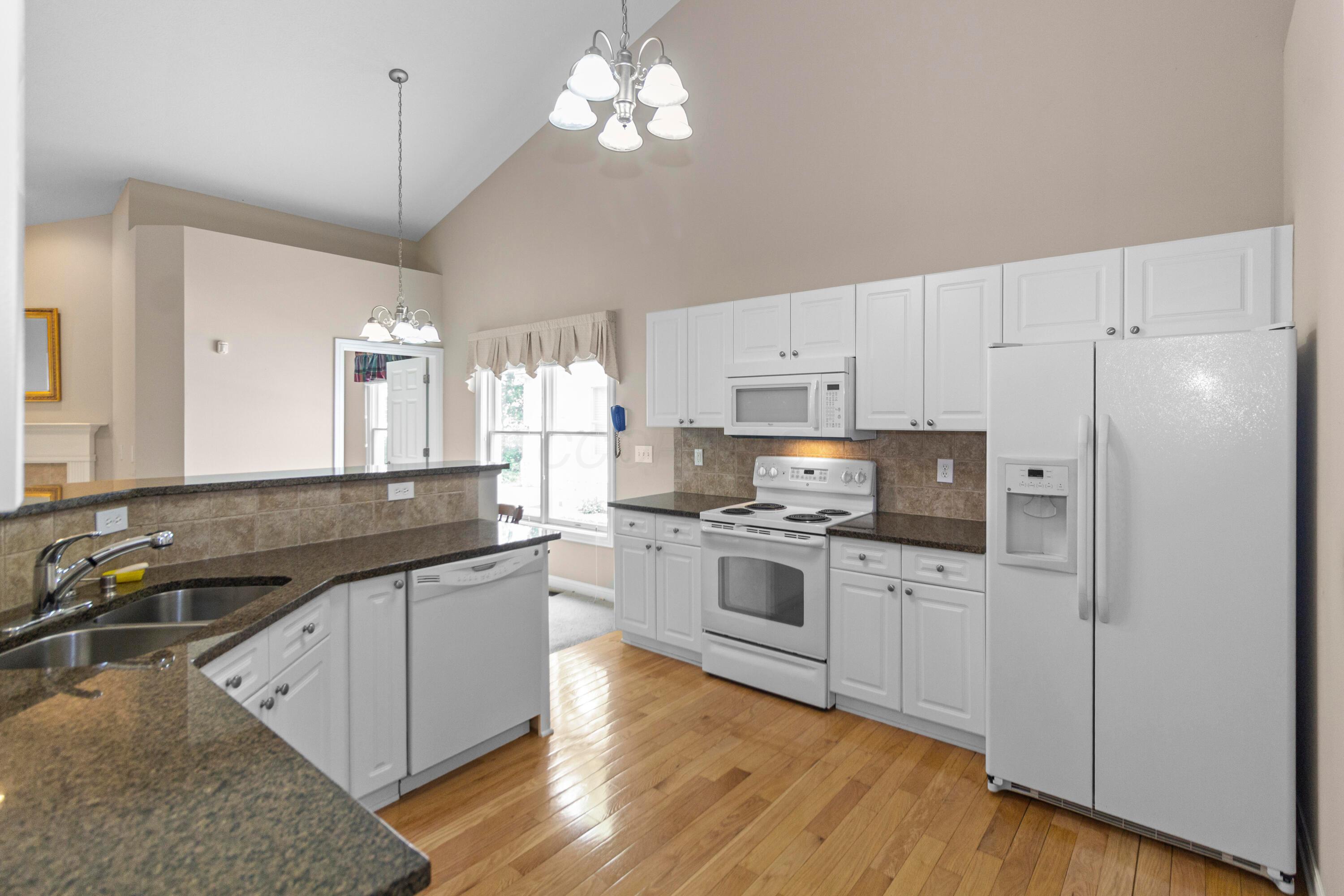 6930 Camden Drive, New Albany, Ohio image 8