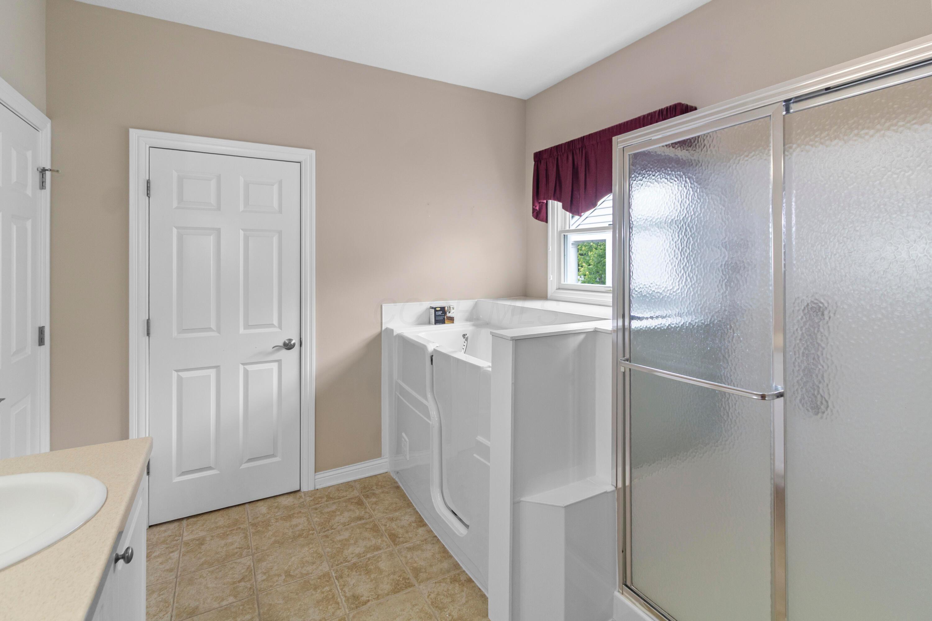 6930 Camden Drive, New Albany, Ohio image 12