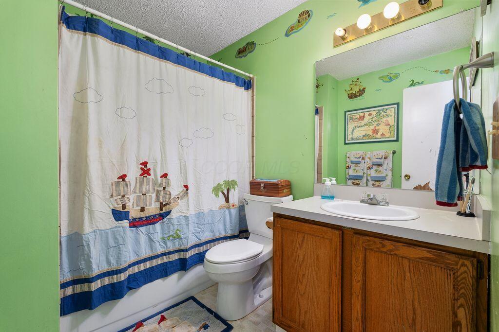 3322 Grovepark Drive, Grove City, Ohio image 22