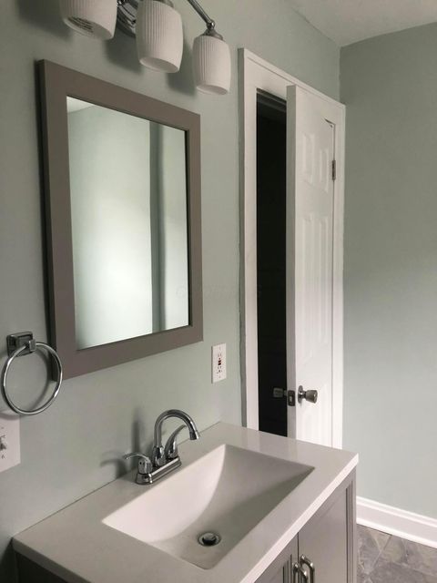 Tiny photo for 1366 Lockbourne Road, Columbus, OH 43206 (MLS # 225037494)