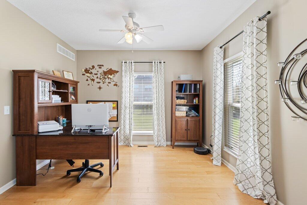 5512 Pensworthy Drive, Dublin, Ohio image 18
