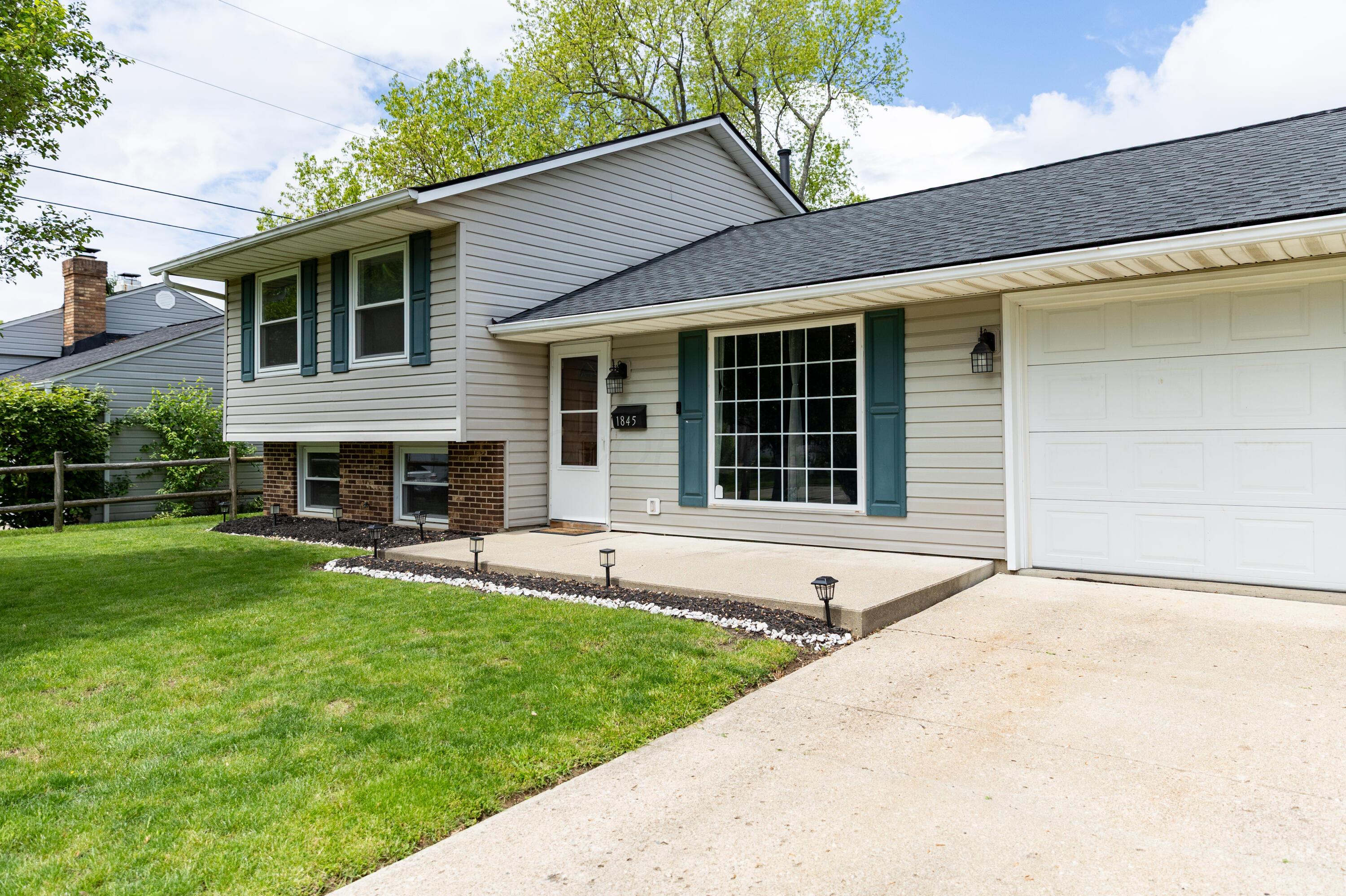 1845 Shasta Drive, Lancaster, Ohio image 1