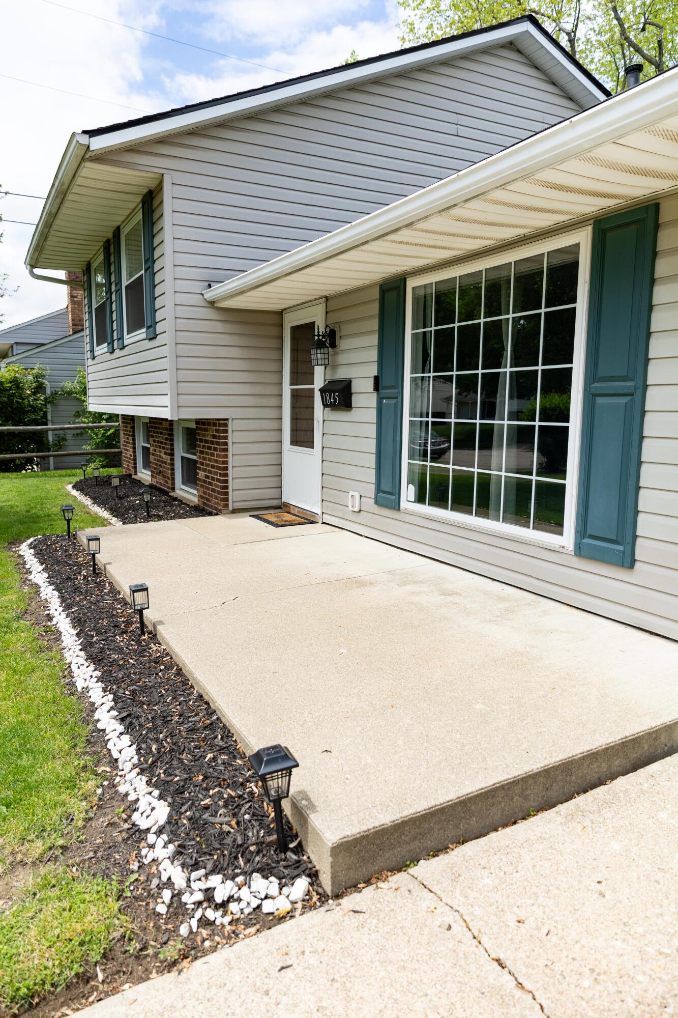 1845 Shasta Drive, Lancaster, Ohio image 2